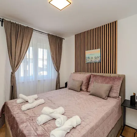 La E Bella זאדאר