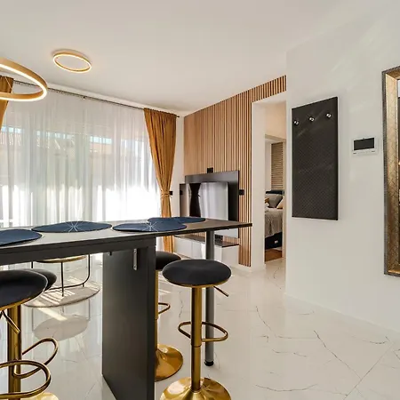 La E Bella זאדאר