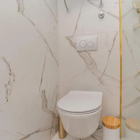 La E Bella זאדאר